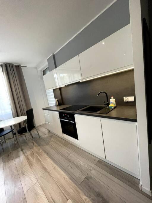New Apartment - Near Sky Tower - 4 People - New Building - Lift Vratislav Exteriér fotografie
